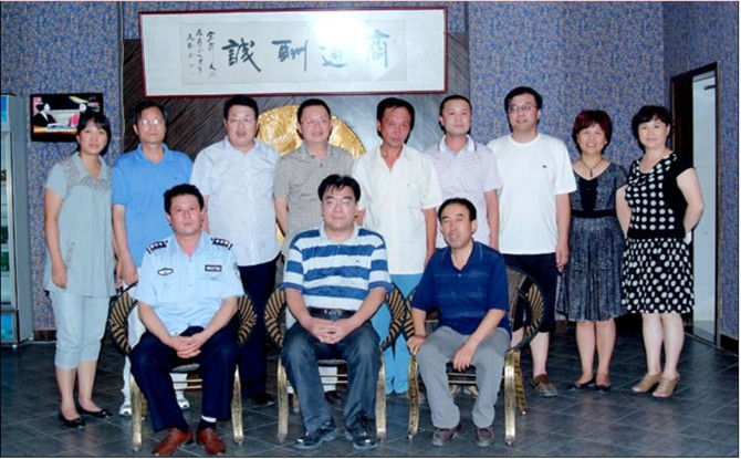 5.与汾西县政协郭建华（前右）、郝文俊（前左）、.png